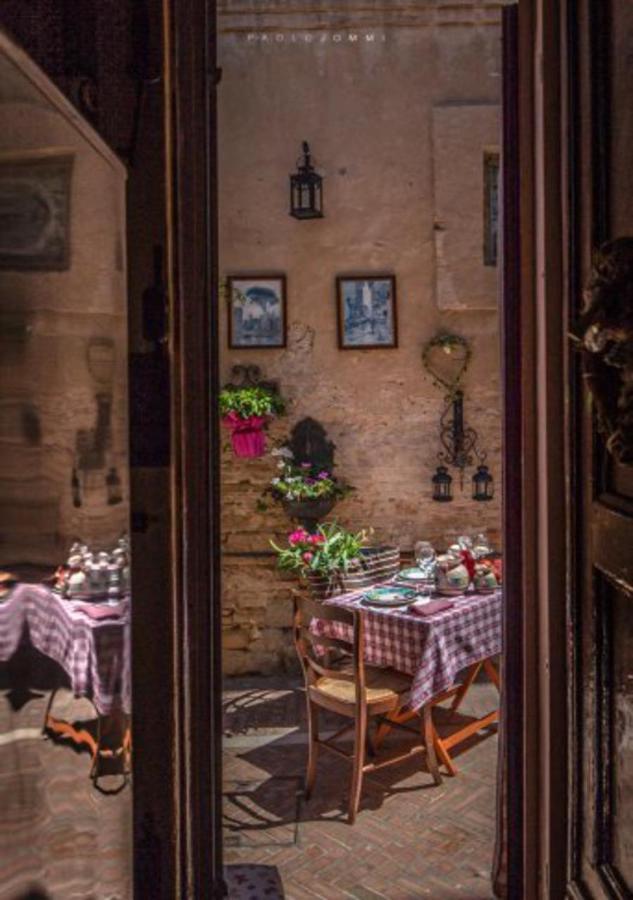 Casa Isabella B&B Рокка-Сан-Джованни Экстерьер фото