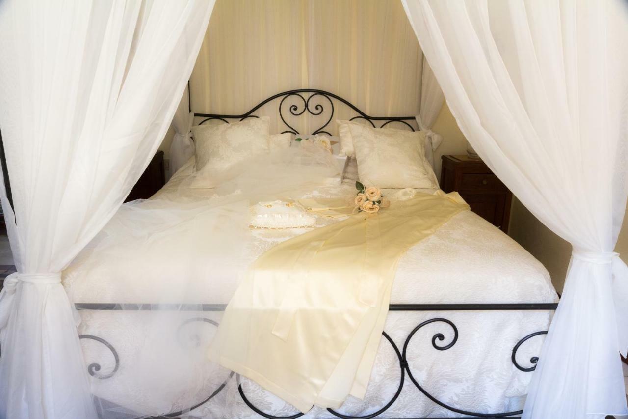 Casa Isabella B&B Рокка-Сан-Джованни Экстерьер фото